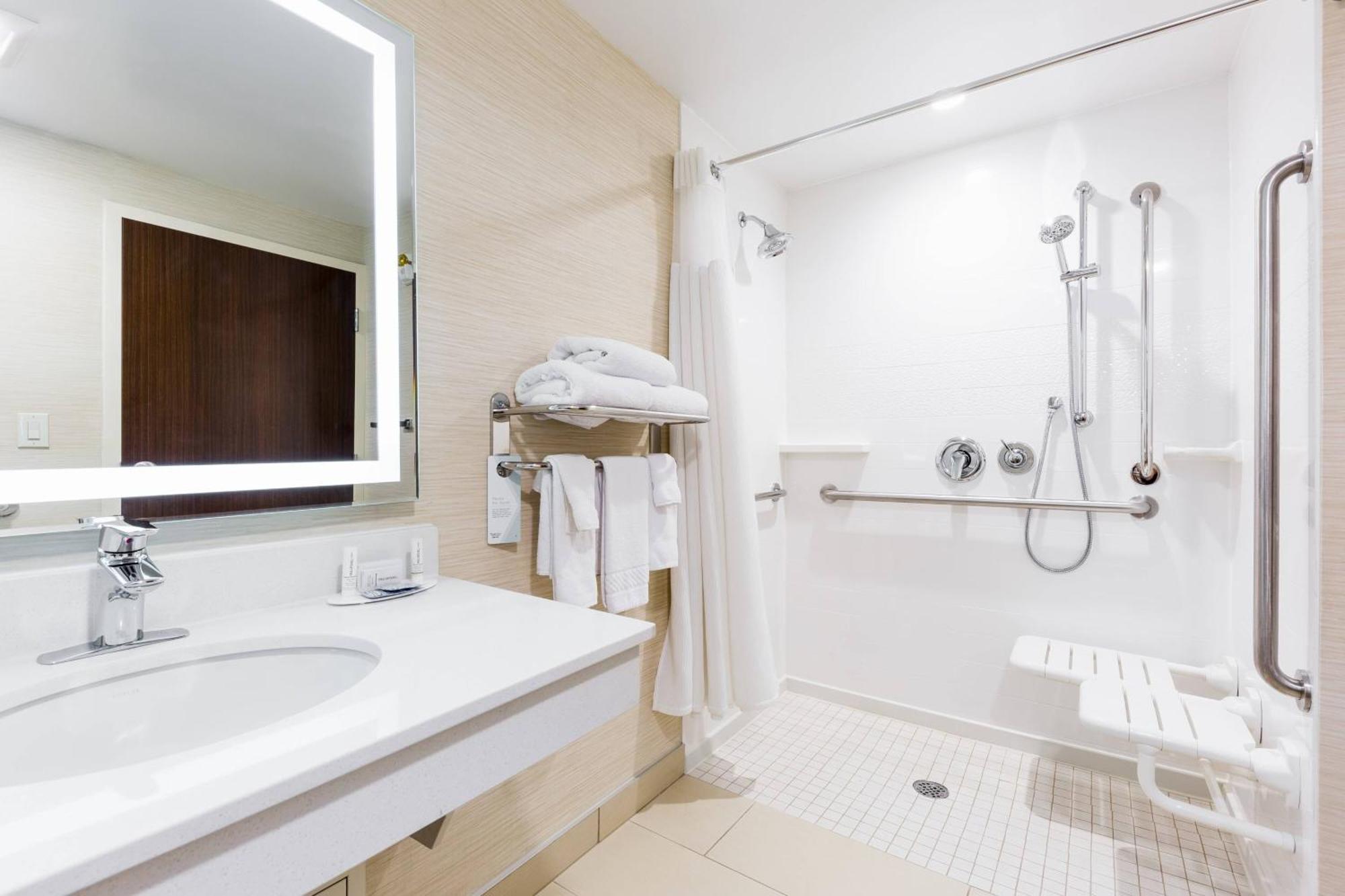Fairfield Inn & Suites By Marriott Edmonton North Экстерьер фото
